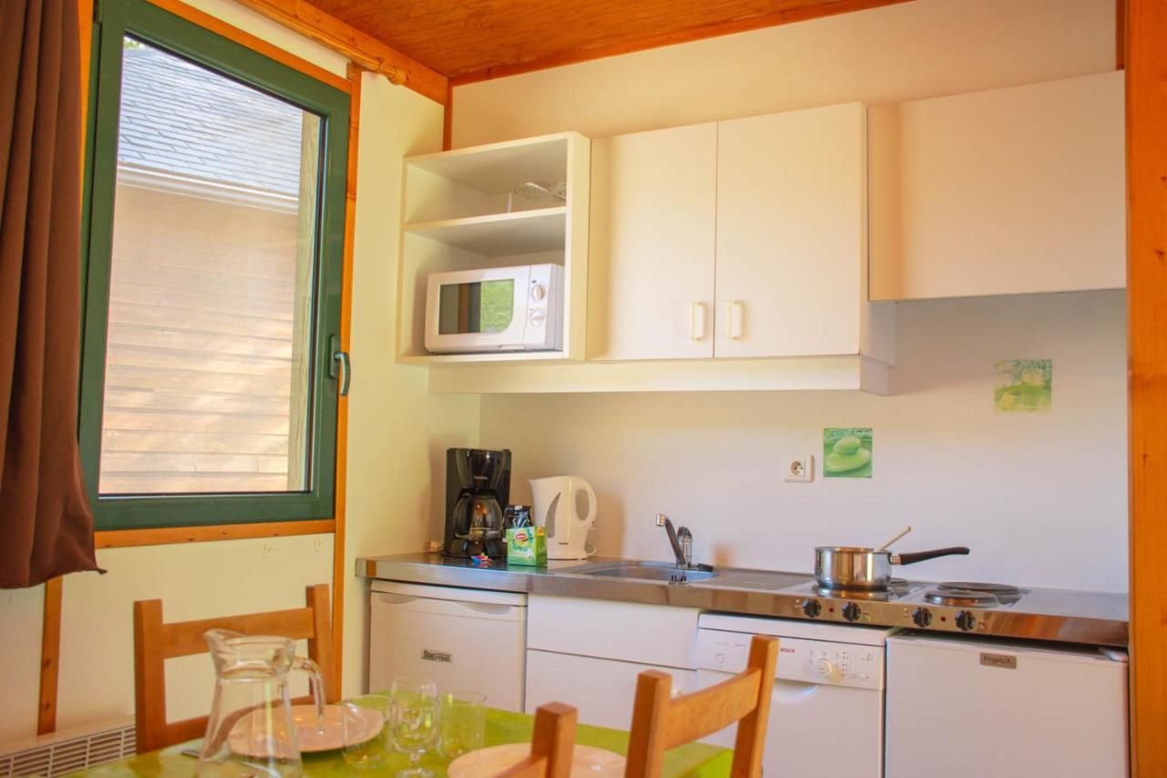 Les Chalets De Booz Saint-Germain-du-Teil Экстерьер фото