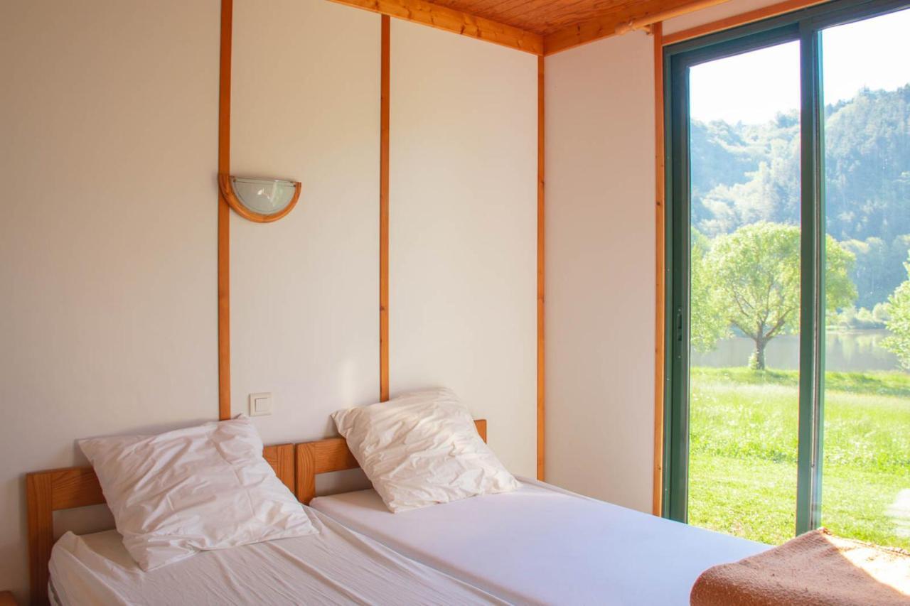 Les Chalets De Booz Saint-Germain-du-Teil Экстерьер фото