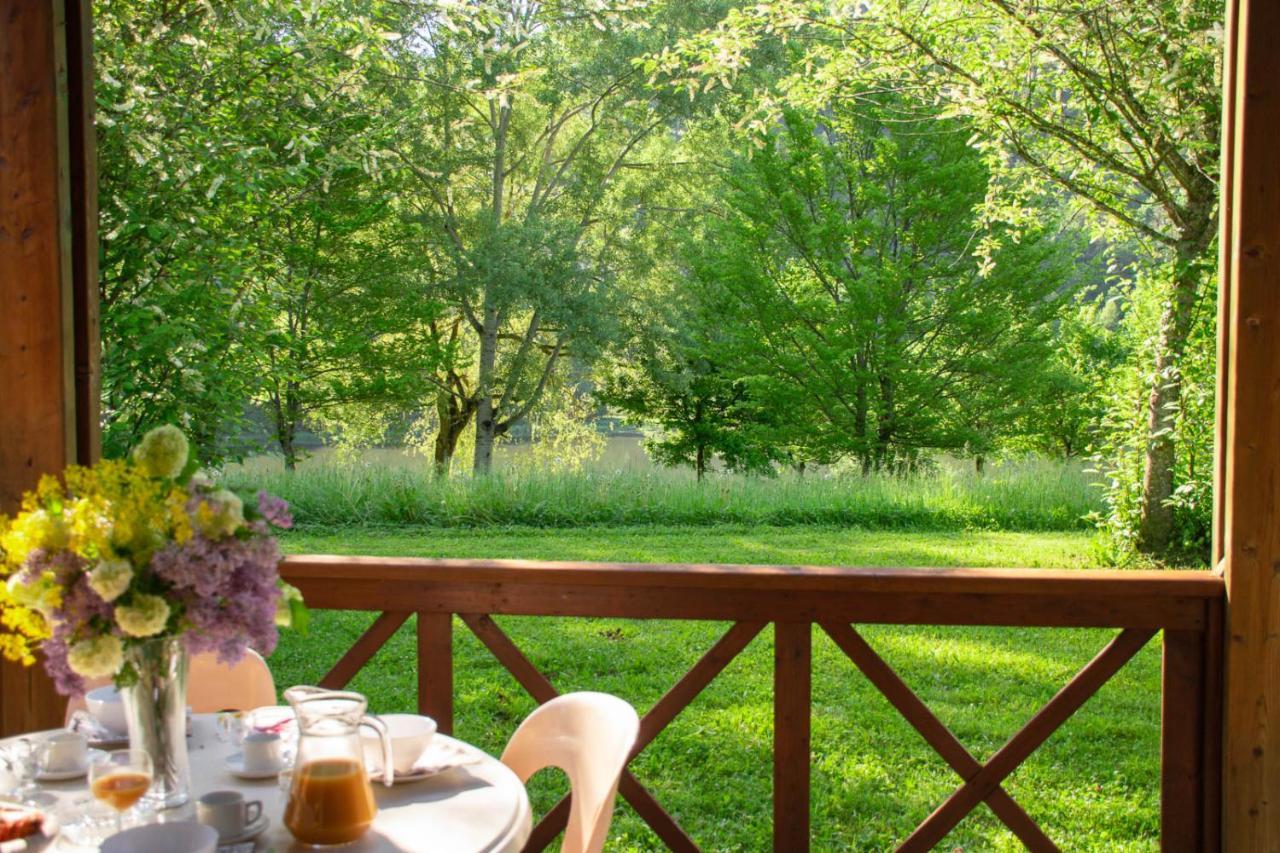 Les Chalets De Booz Saint-Germain-du-Teil Экстерьер фото