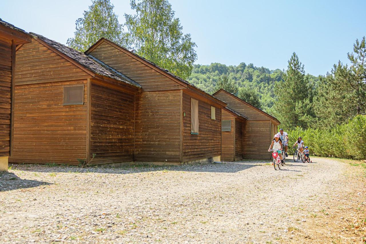 Les Chalets De Booz Saint-Germain-du-Teil Экстерьер фото