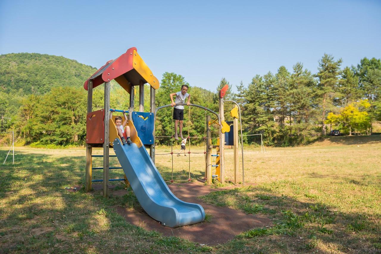 Les Chalets De Booz Saint-Germain-du-Teil Экстерьер фото