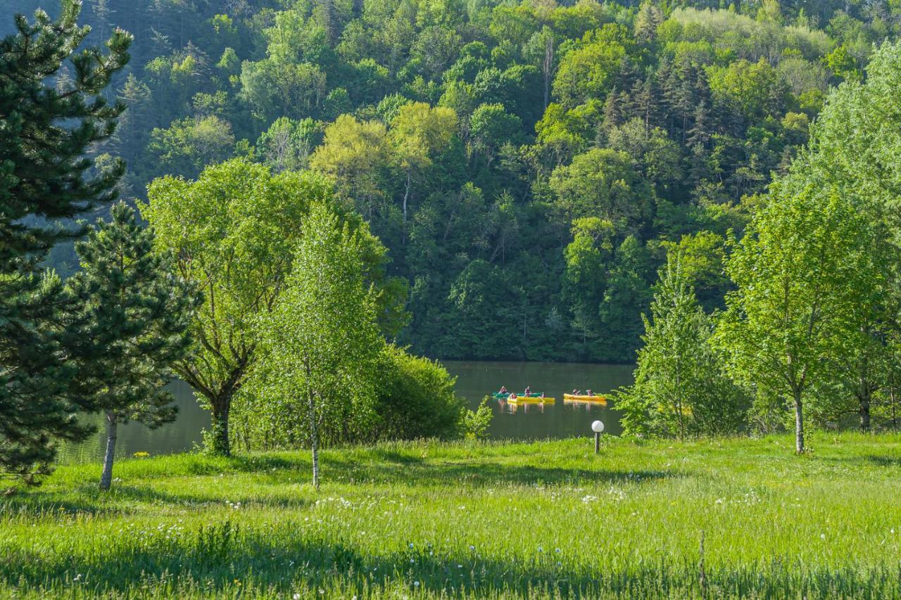 Les Chalets De Booz Saint-Germain-du-Teil Экстерьер фото