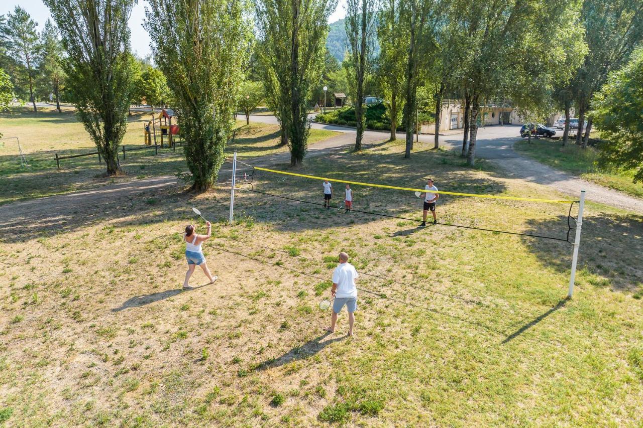 Les Chalets De Booz Saint-Germain-du-Teil Экстерьер фото