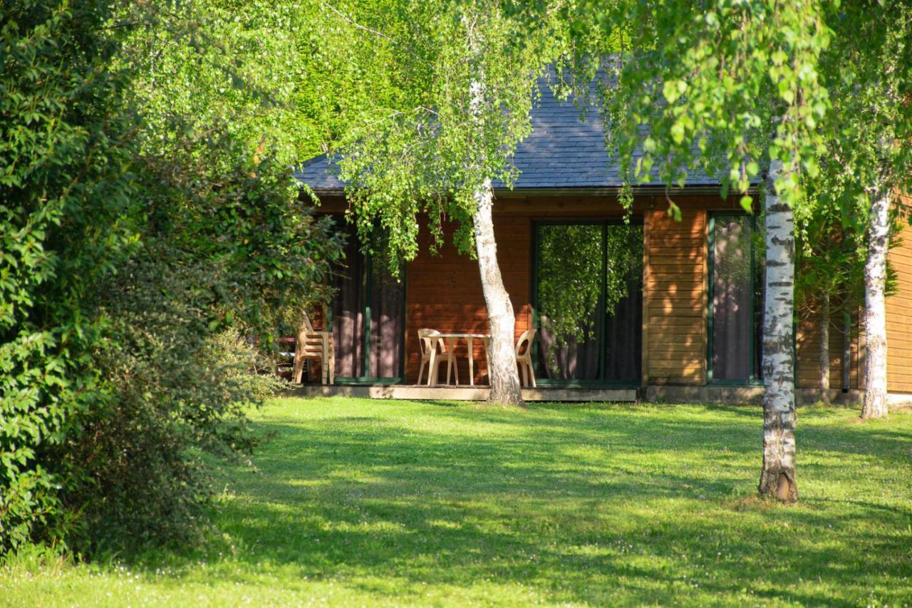 Les Chalets De Booz Saint-Germain-du-Teil Экстерьер фото