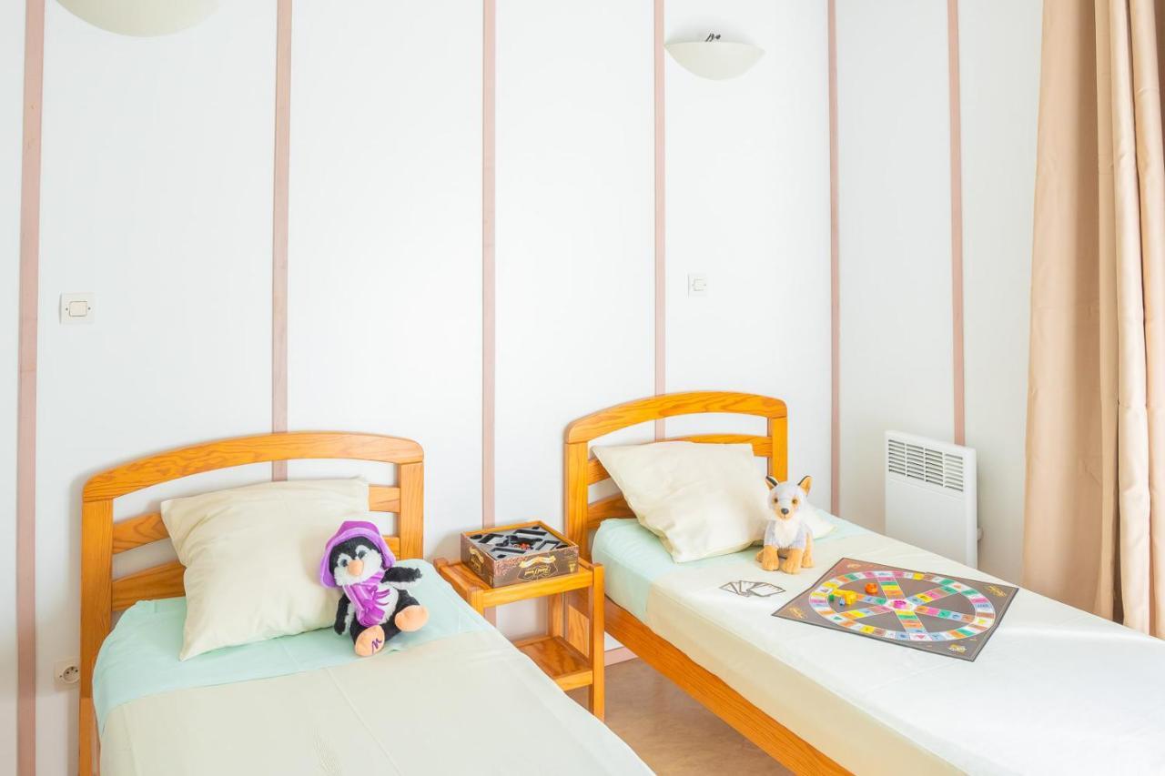 Les Chalets De Booz Saint-Germain-du-Teil Экстерьер фото