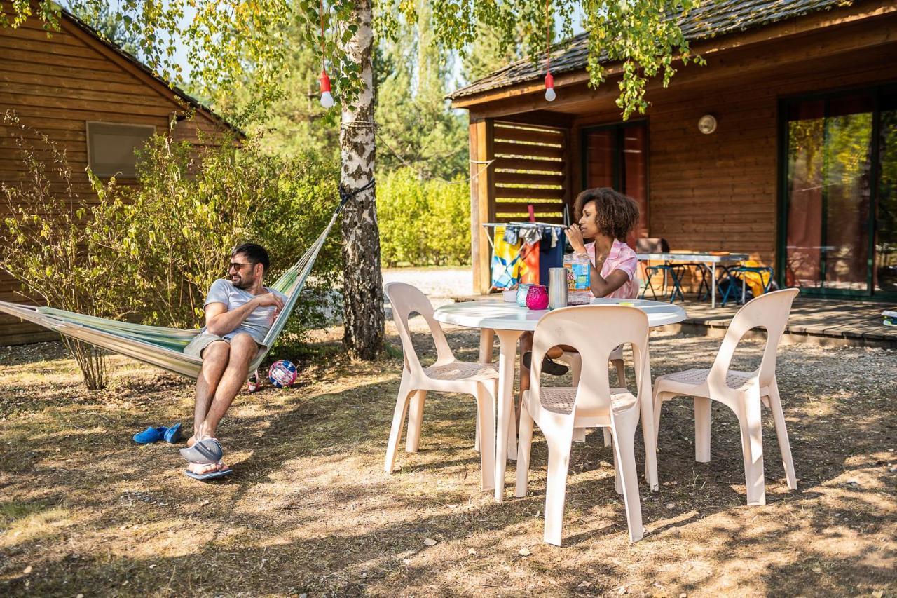 Les Chalets De Booz Saint-Germain-du-Teil Экстерьер фото