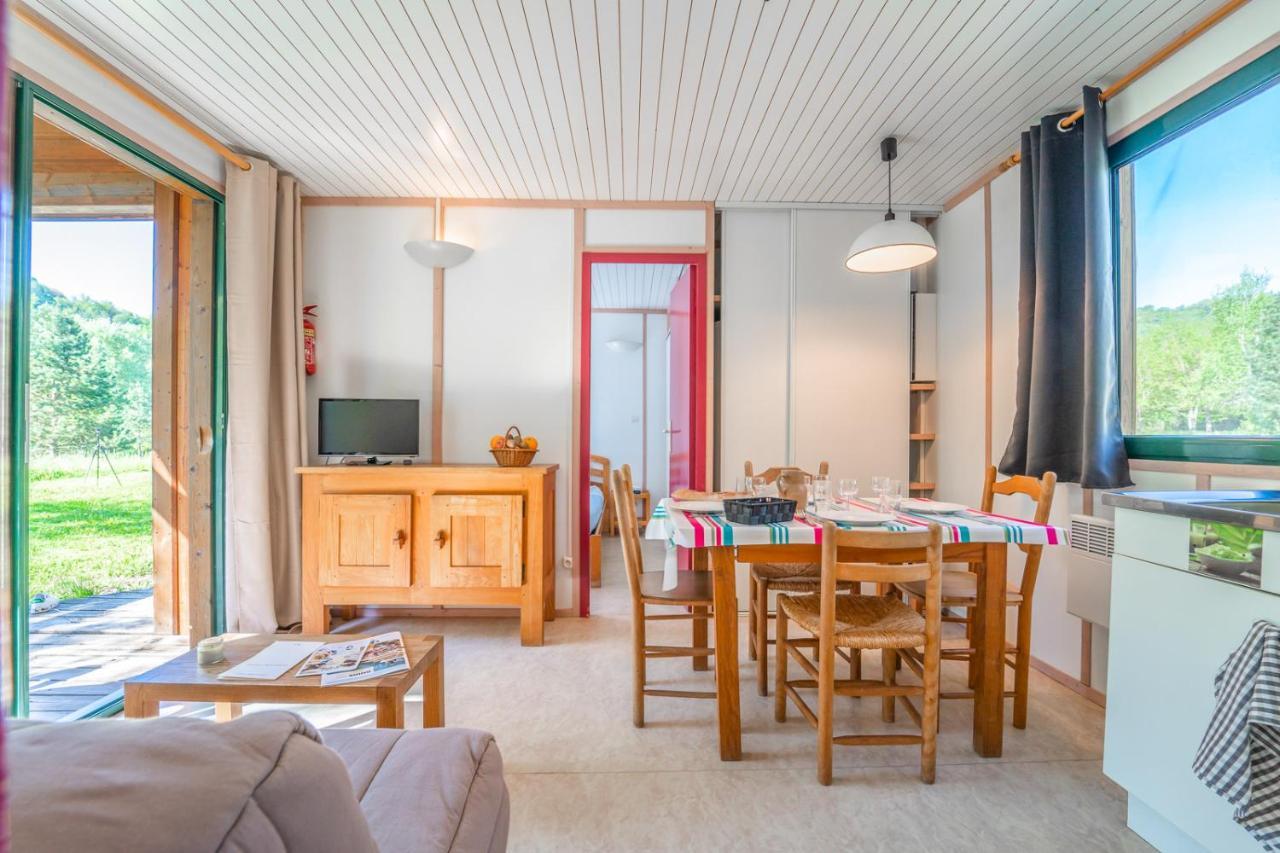 Les Chalets De Booz Saint-Germain-du-Teil Экстерьер фото